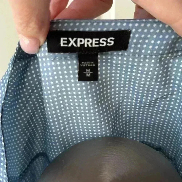 Size M pullover light blue and white polka dot blouse from Express - Picture 4 of 7